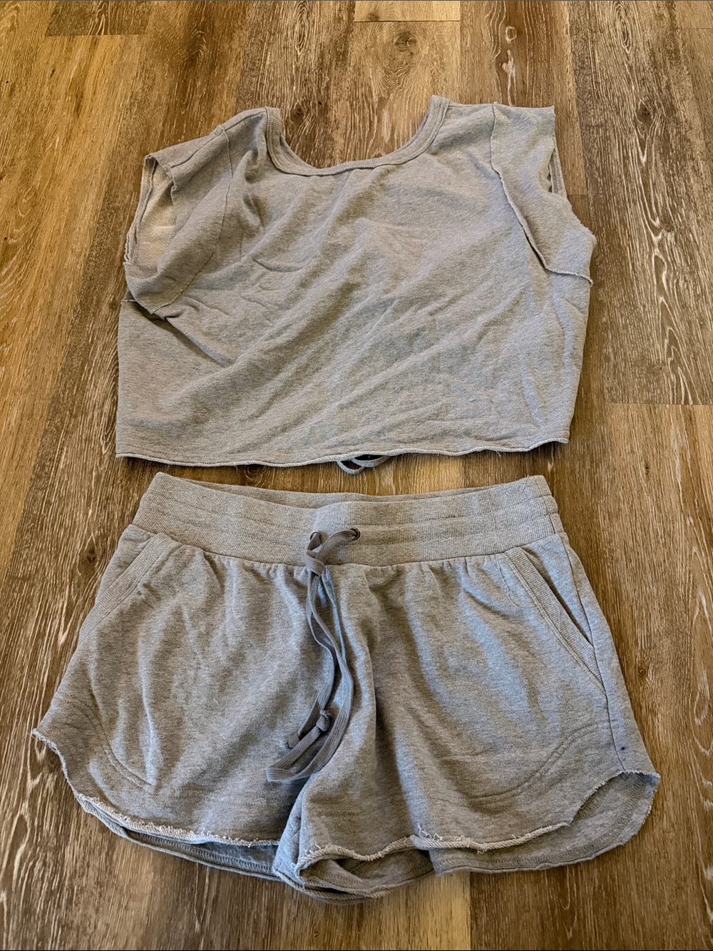 Cozy Women's Gray Crop Top & Drawstring Shorts Sleep Set